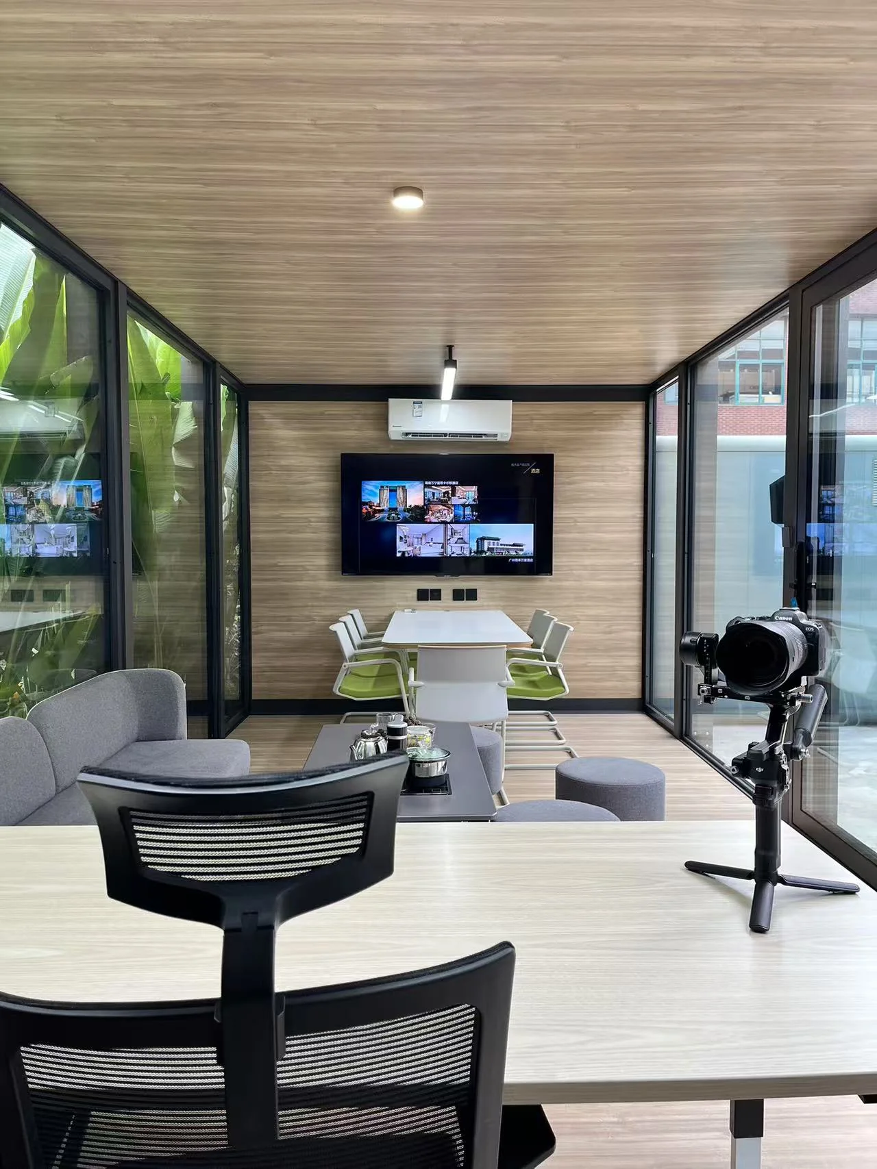 8m Studio - Image 10